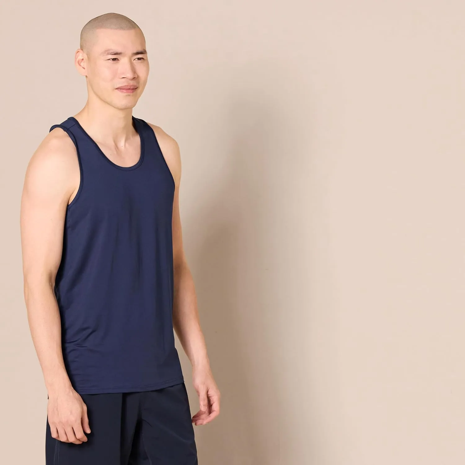 Amazon Essentials Men's Active Quick Dry Tech Stretch Lightweight Gym Tank Top