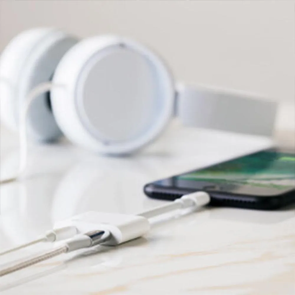BELKIN Rockstar  3.5Mm Audio   Lightning Connector For Charge Adapter - White