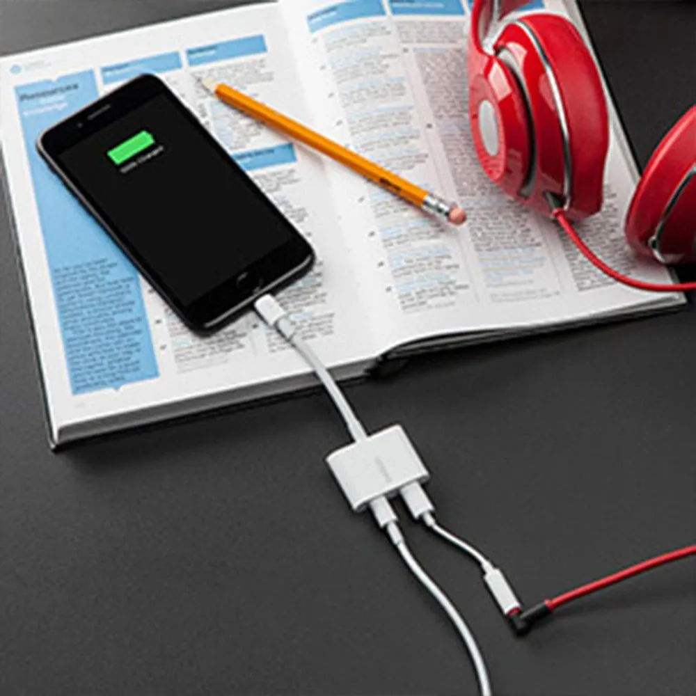 BELKIN Rockstar Lightning Audio   Charge Adapter