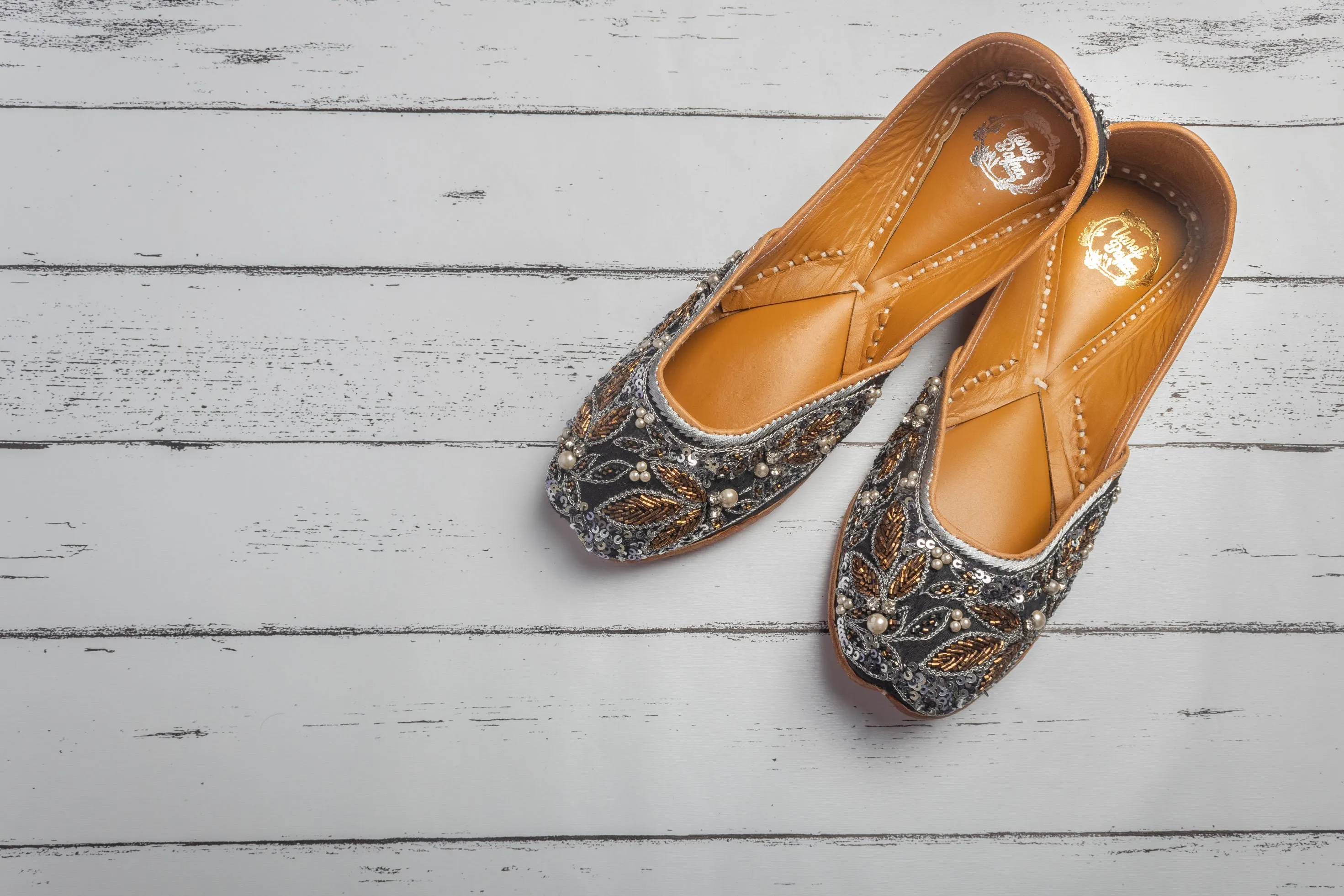 Black Hand embroidered Juttis