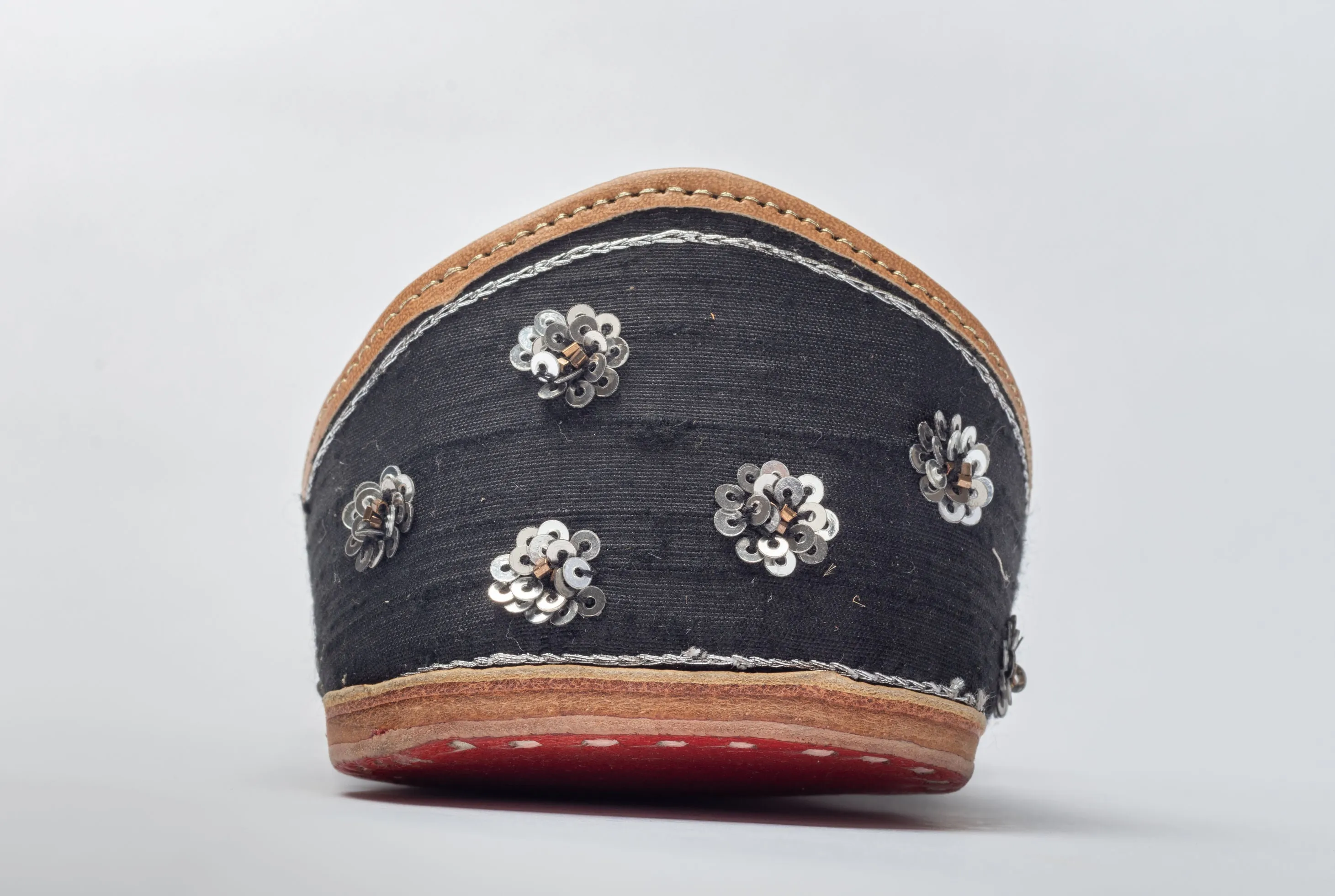 Black Hand embroidered Juttis