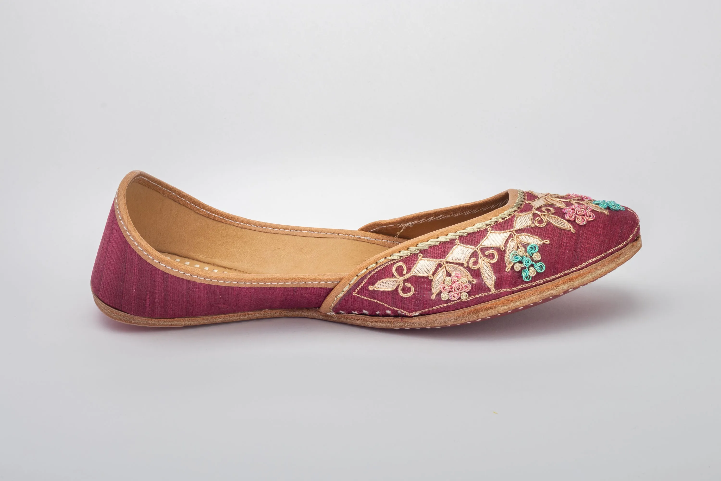 carmine red Hand embroidered Juttis