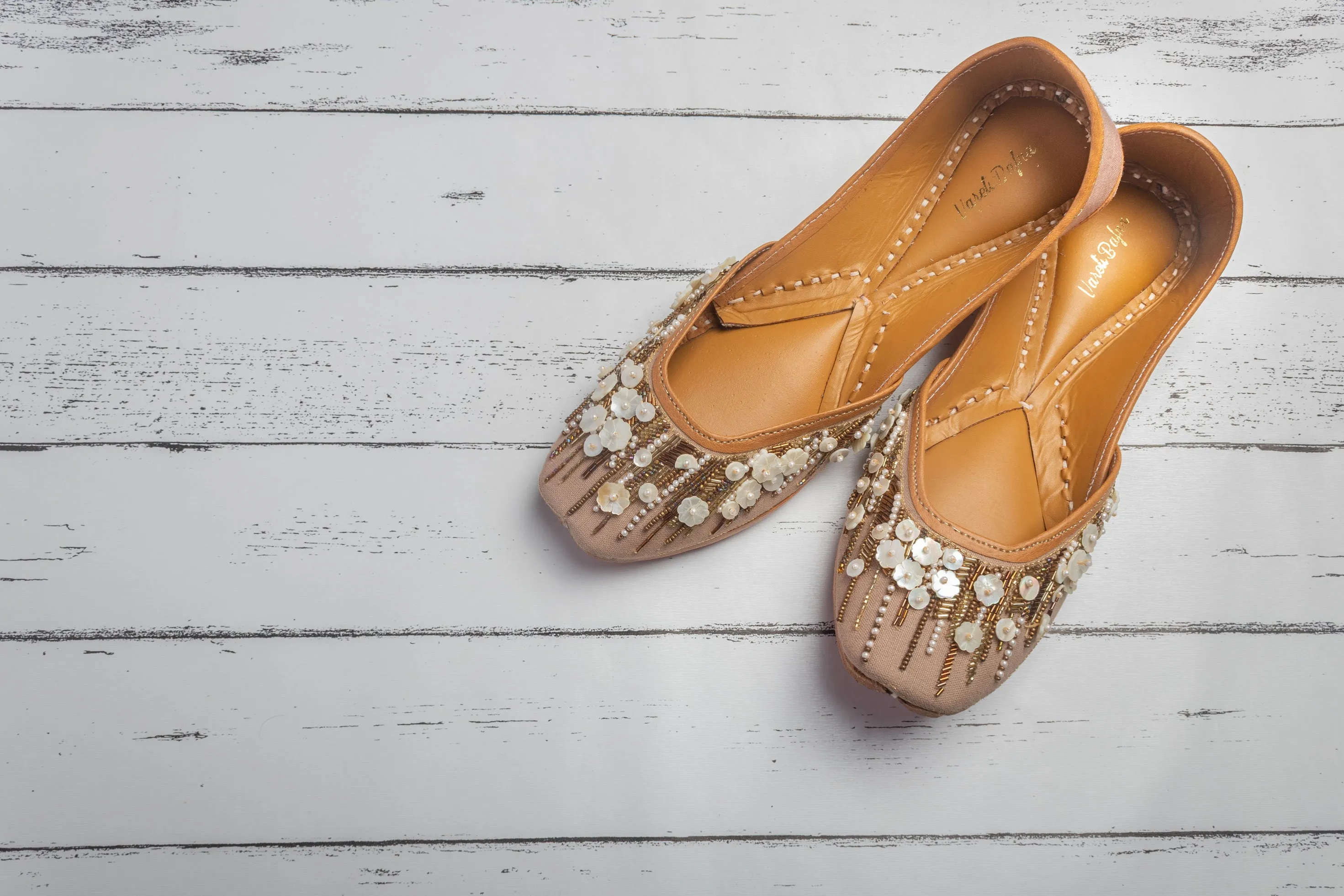 Dusky Pink Hand embroidered Juttis