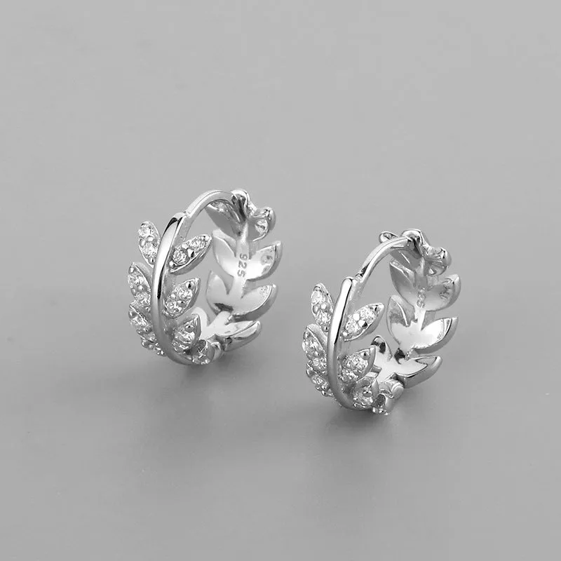 E043 gold leaf huggie hoop earrings