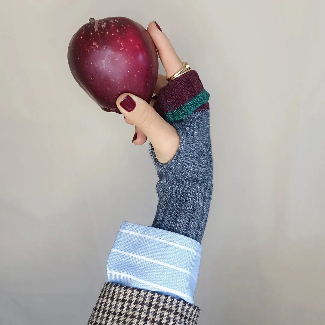 Fingerless Gloves in Darkgrey