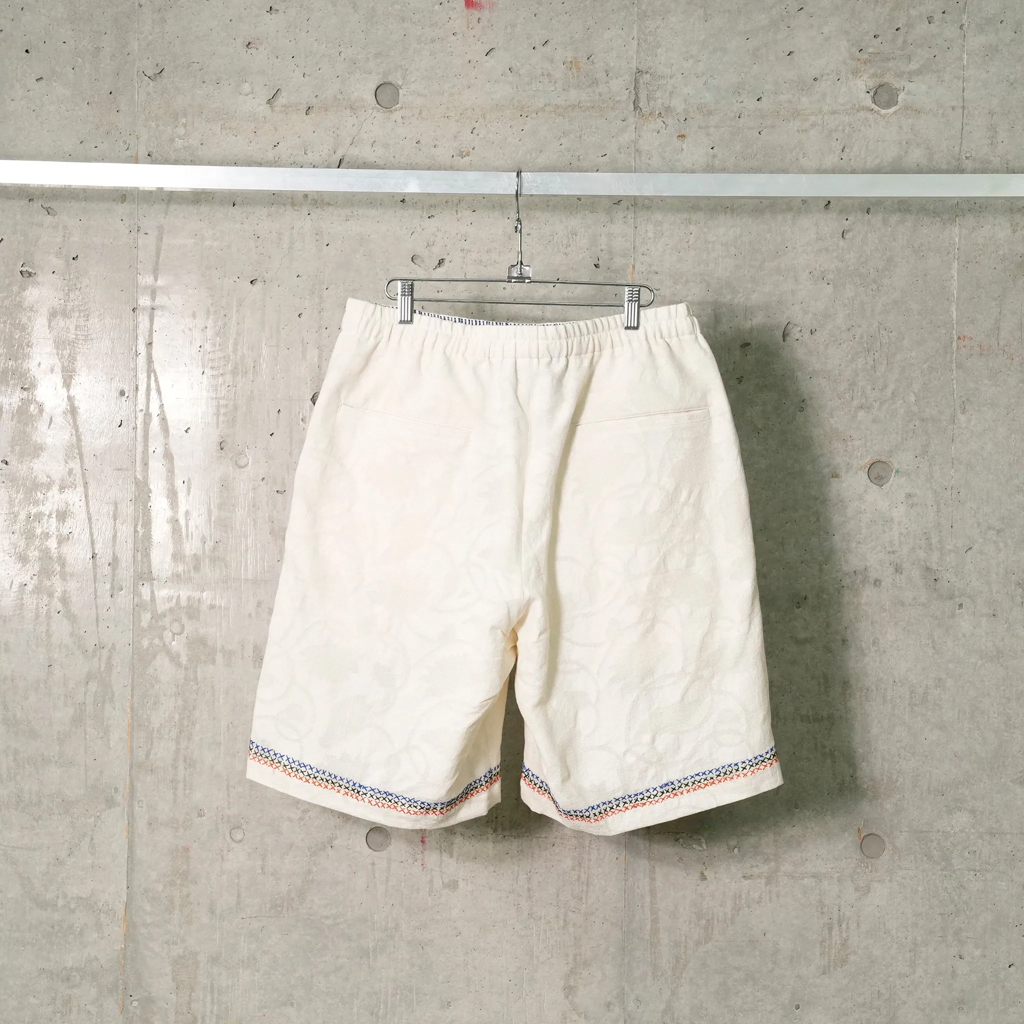 HAND EMBROIDERED DESIGN PANTS / WHITE