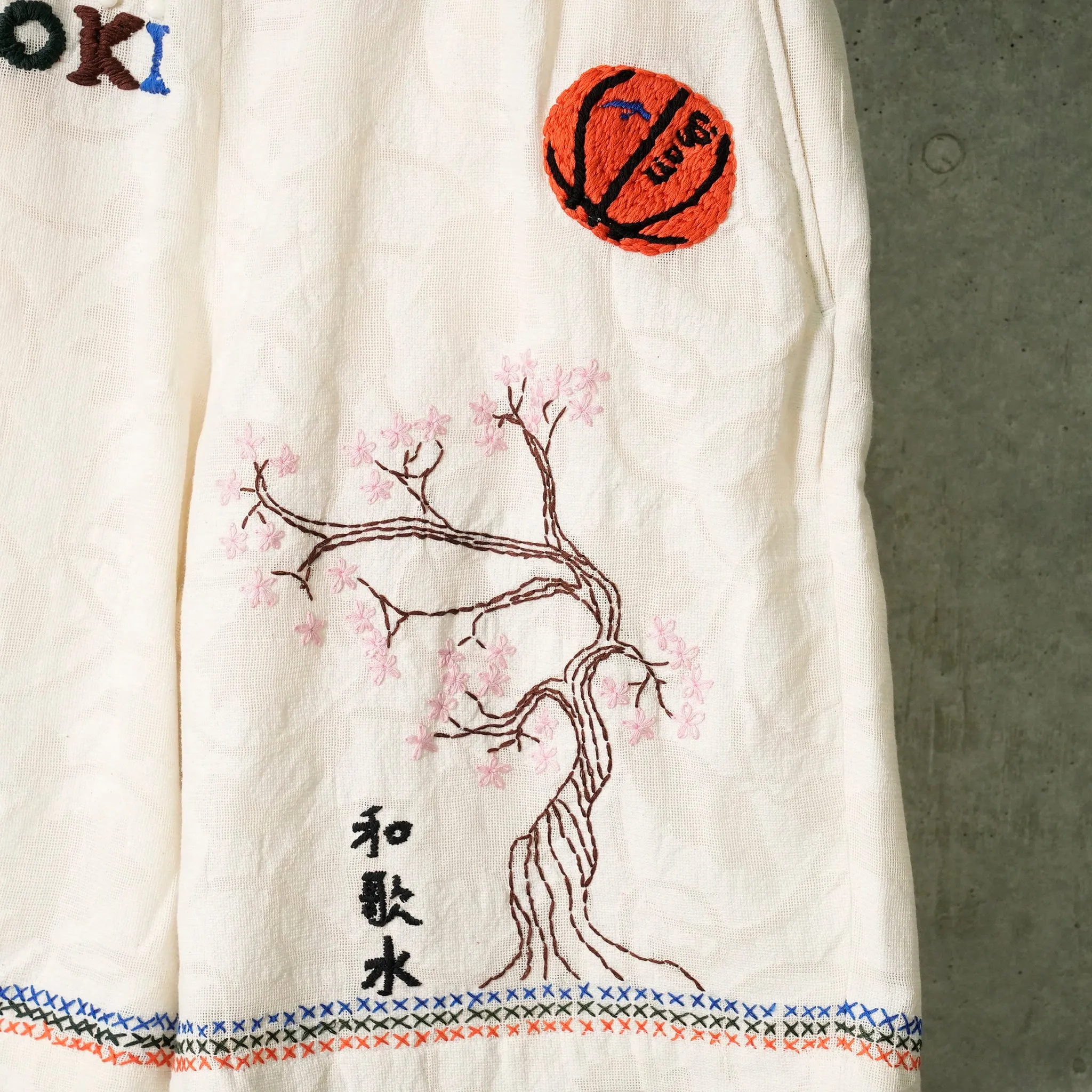 HAND EMBROIDERED DESIGN PANTS / WHITE