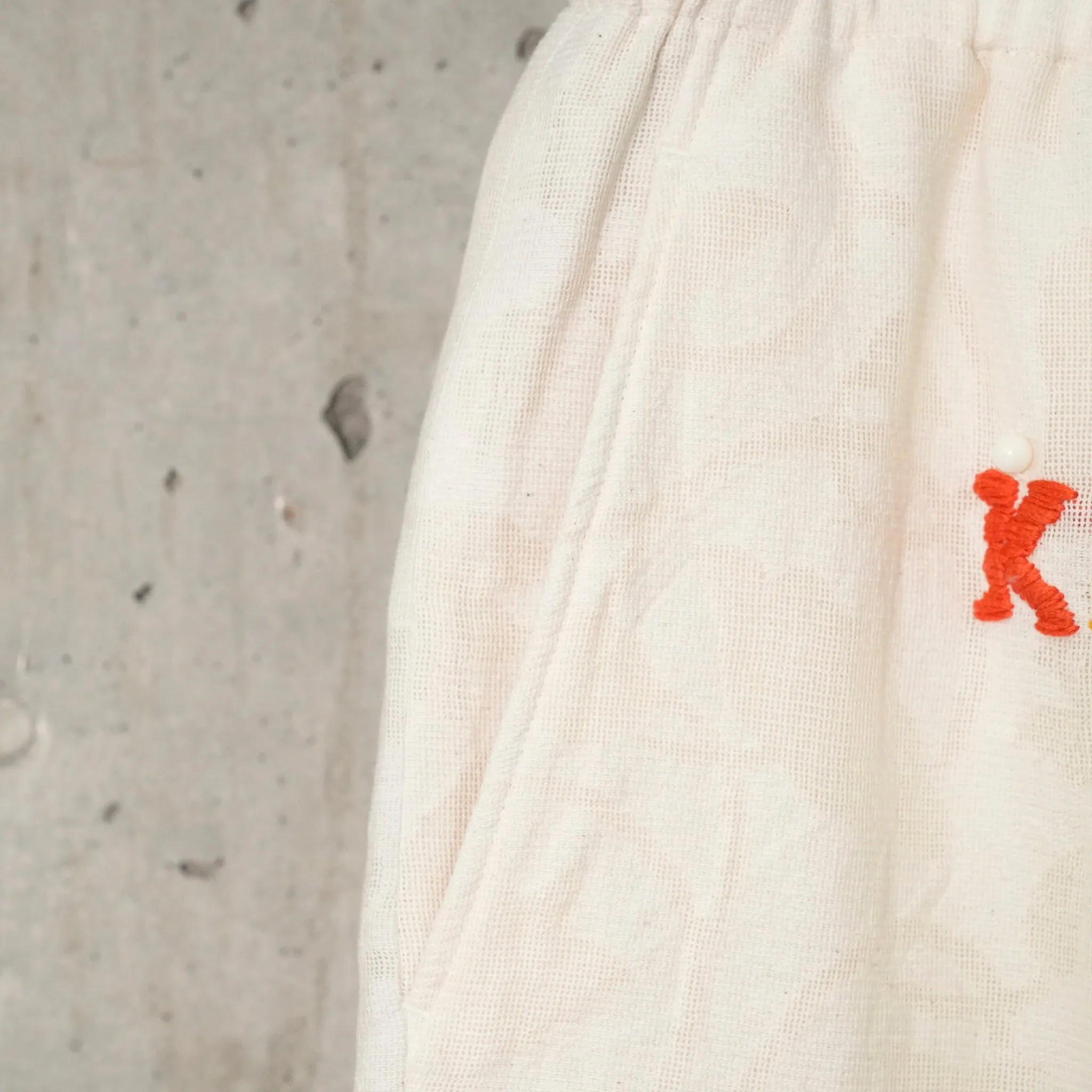 HAND EMBROIDERED DESIGN PANTS / WHITE
