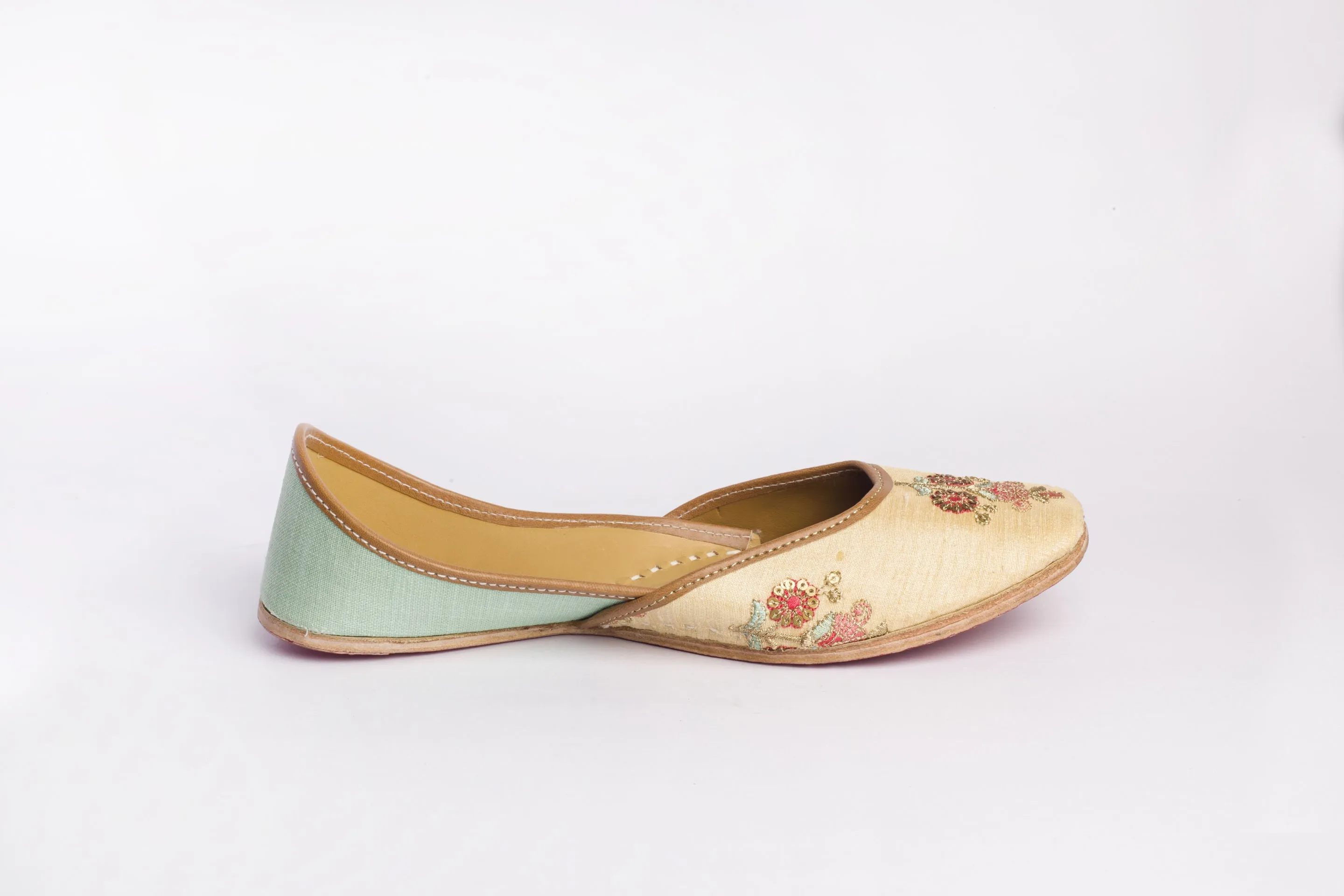 Light Gold Hand embroidered Juttis