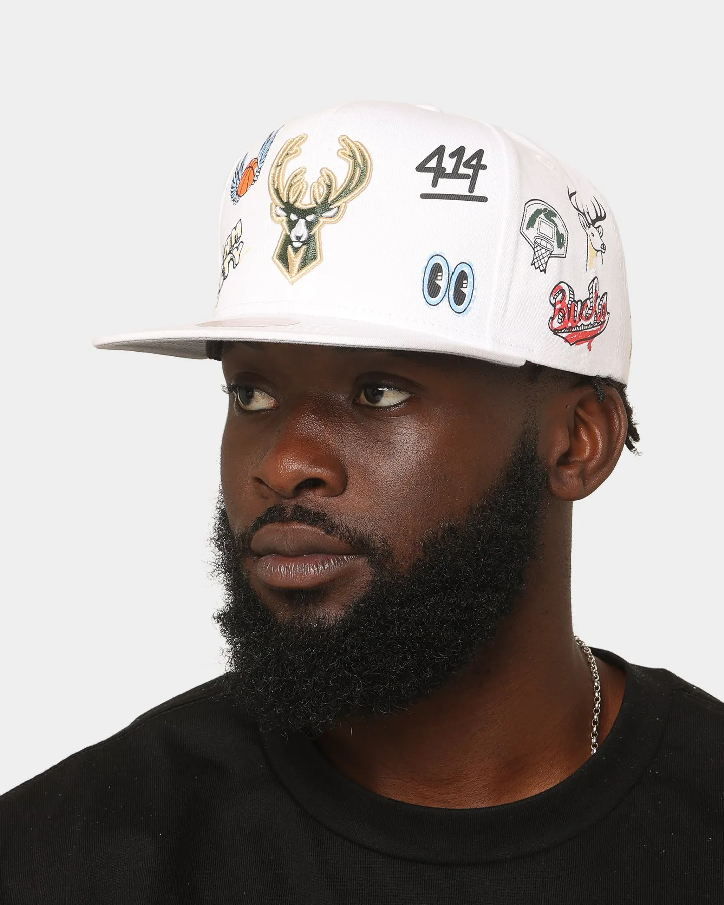 Mitchell & Ness Milwaukee Bucks 'Hand Drawn' Original Fit Snapback White