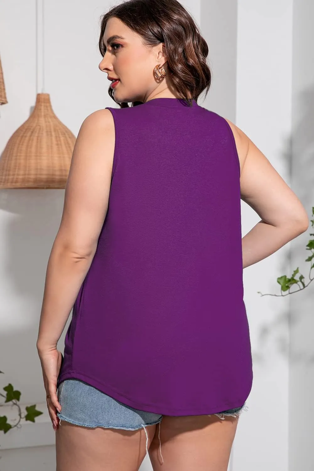 Plus Size Sleeveless Tops Women Casual Summer Sleeveless Loose Fit V Neck Ladies Basic Tshirt