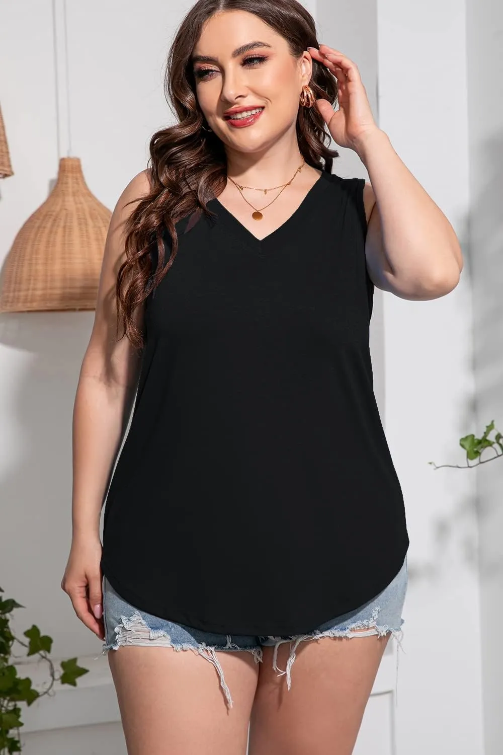 Plus Size Sleeveless Tops Women Casual Summer Sleeveless Loose Fit V Neck Ladies Basic Tshirt
