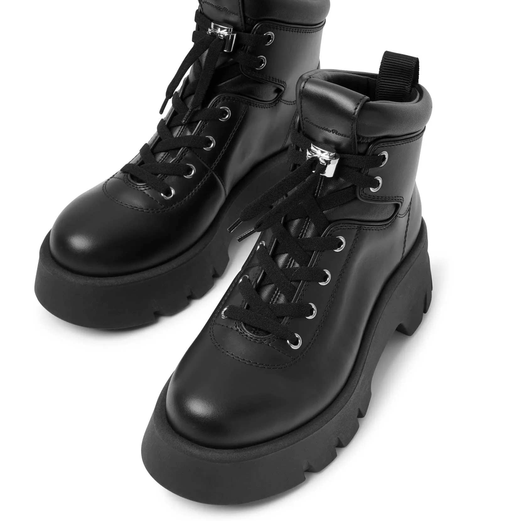 Vancoucer black leather boots